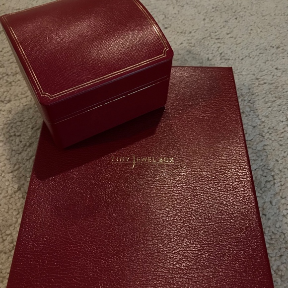 Tiny Jewel Box Pearl Necklace and Bracelet Set - Picture 5 of 5